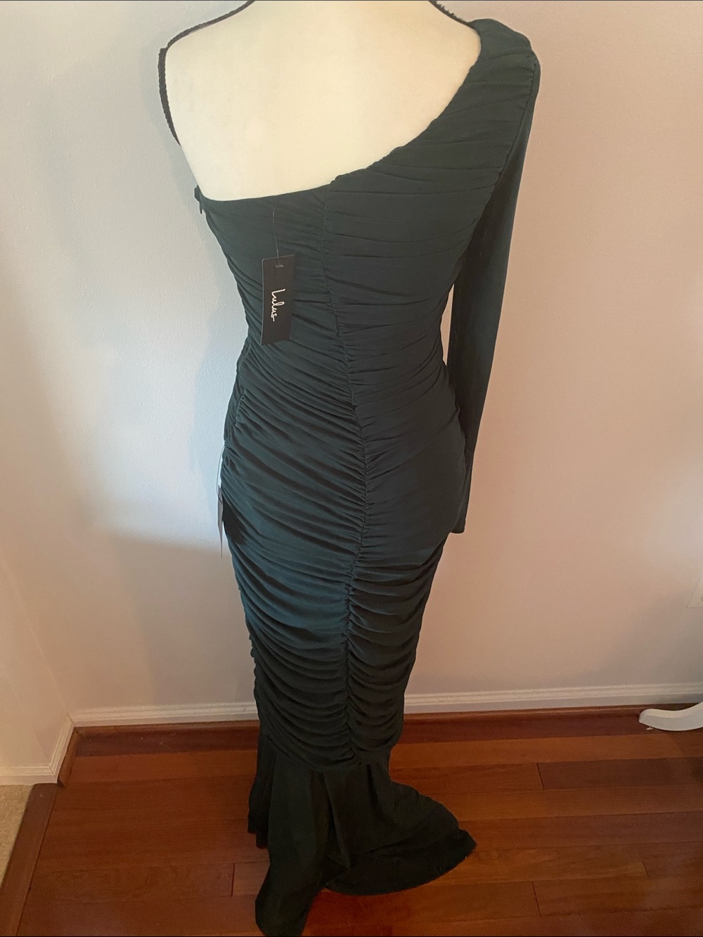 Lulus size small NWT one shoulder gathered dress - Picture 7 of 10